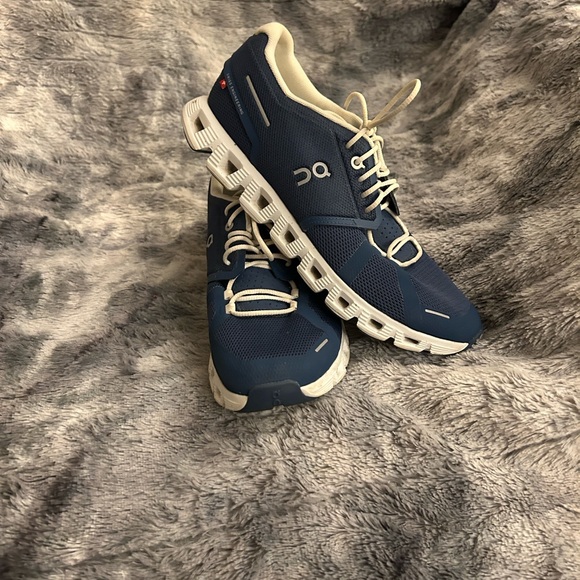 On Running Navy and Cream Shoes - Picture 4 of 7